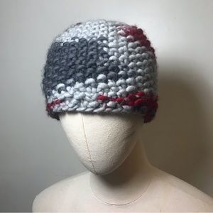 Handknitted 100% wool winter hat almost new!